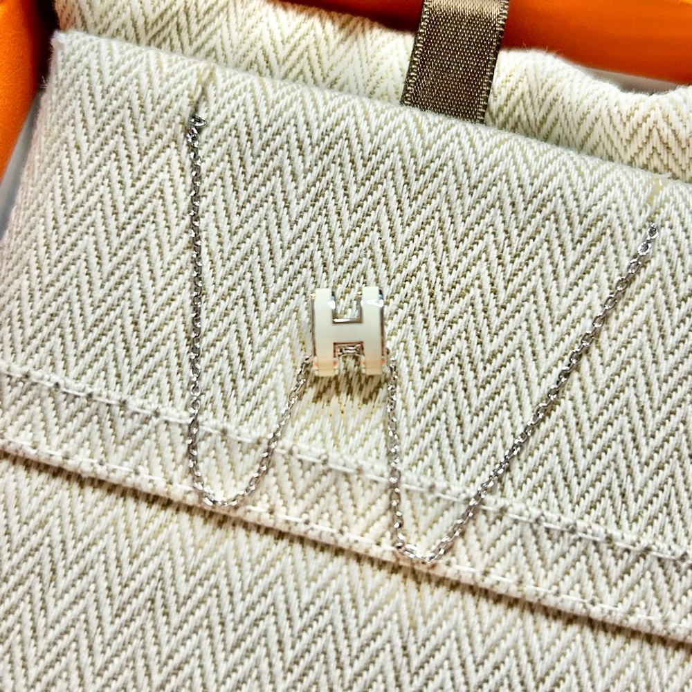 Hermes Mini Pop H Pendant Necklace - Picture 7 of 11